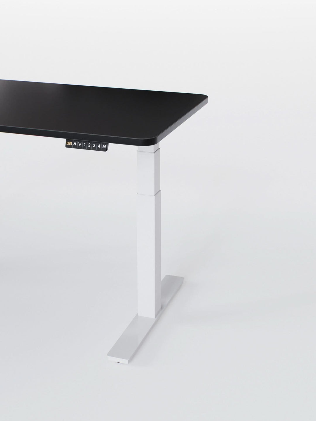 ADVANCEDBASE_AUVA_WHITE_BLACK_CLOSE