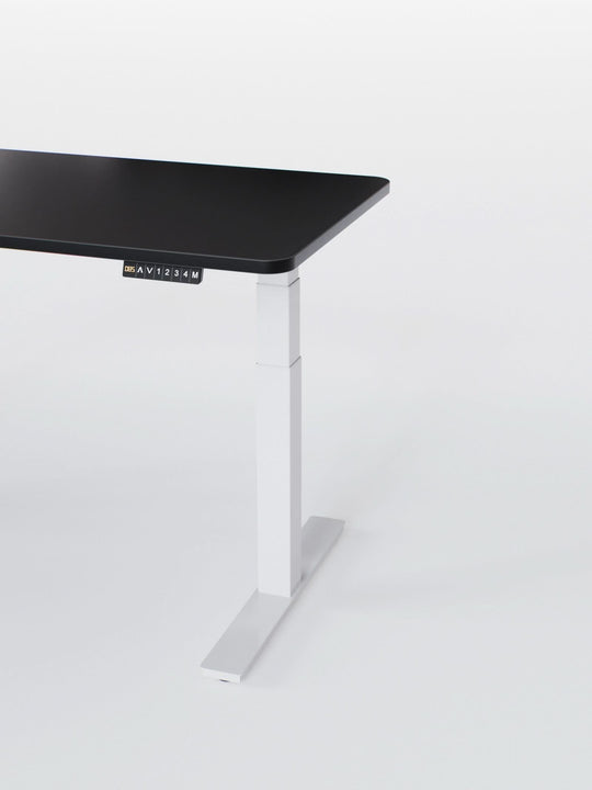 ADVANCEDBASE_AUVA_WHITE_BLACK_CLOSE