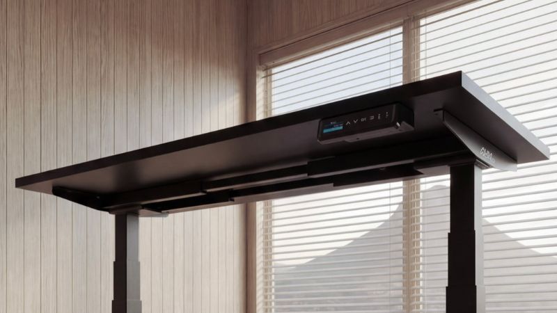 Le bureau ADVANCED PRO supporte jusqu'à 150kg de charge, plateau compris