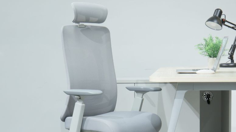 AW_CHAISE ERGONOMIQUE_LUNO_Un confort immédiat, sans réglage superflu.