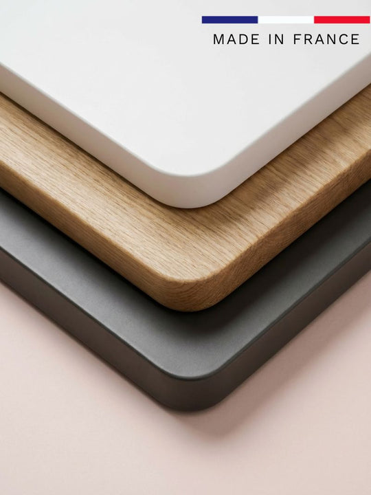 PLATEAUX DE BUREAU AUVA_MADE IN FRANCE_BLANC_CHENE CLAIR_NOIR_BOIS FONCE_COINS ARRONDIS_AUM WORLD