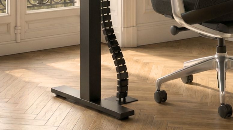 Goulotte_Passe-Cables_Verticale_130_cm_Pour réunir tous les cables et même les plus longs 